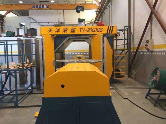 Rotomolding machine met schip Plastic Hollow Forming Machine Automatische rotatiemolding machine met variabele snelheidsregeling